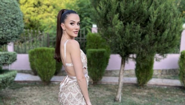 Дениз от Ергенът прави стриптийз пред жена (ВИДЕО 18+)