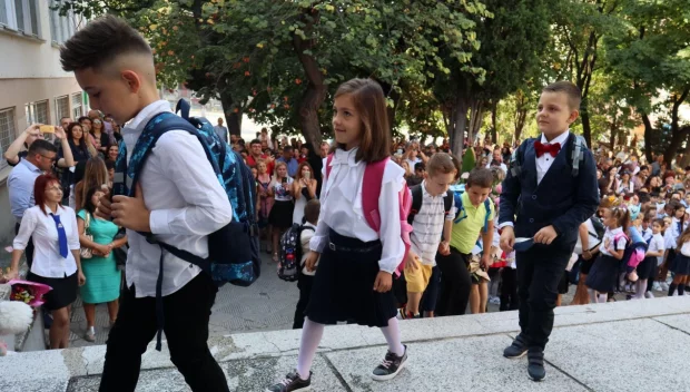 Колко струва първият учебен ден