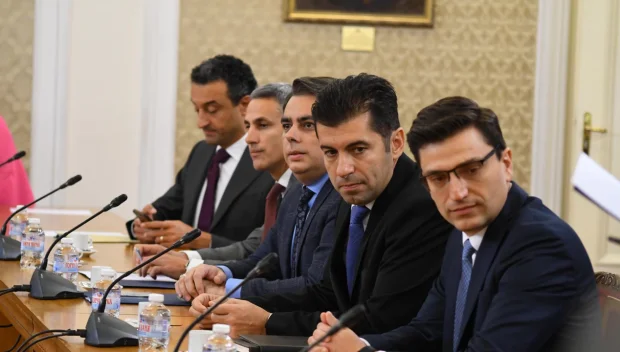 ПП и ДБ излизат на протест пред парламента