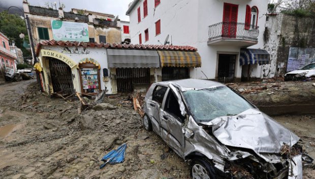 ЛОШИ НОВИНИ ОТ ИТАЛИЯ: Открити са 5 жертви на свлачището в Иския, според местни медии - сред тях е и издирваната българка