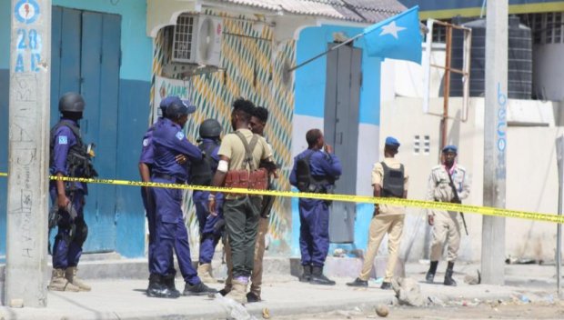 10 жертви при терористично нападение срещу хотел в Сомалия