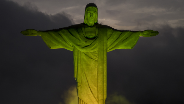 Статуята на Христос в Рио грейна в чест на Пеле