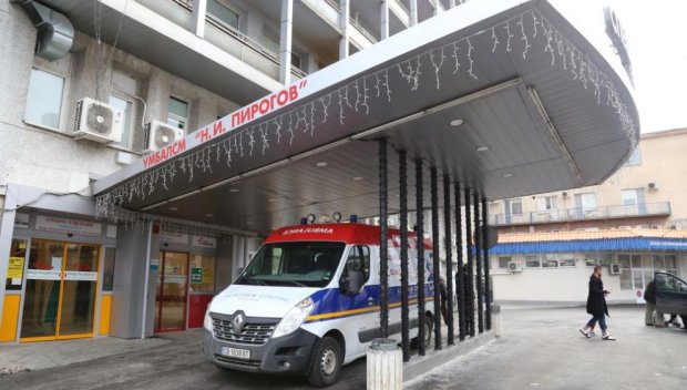 Оперират по спешност пометеното до училище в София 15-годишно момиче