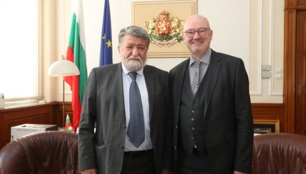 Вежди Рашидов се срещна с ръководителя на представителството на Фондация „Конрад Аденауер“ в София Норбърт Бекман – Диркес