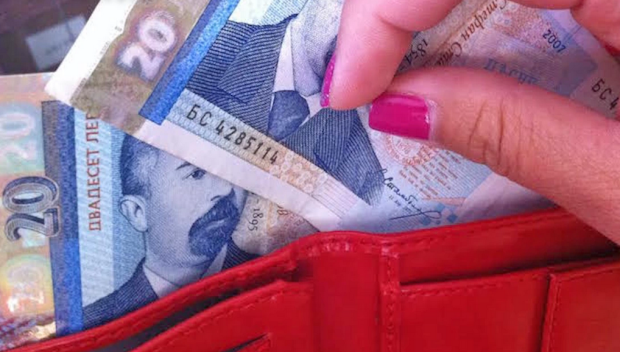 БЕДНИ ЛИ СМЕ БЪЛГАРИТЕ: Държим 94 млрд. лв. в банките