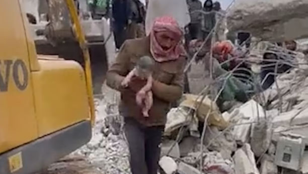 Ало, Урсула! В Сирия не живеят ли хора?