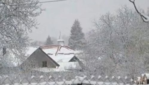 СНЕЖНО БЕДСТВИЕ: Хиляди без ток в Румъния, има и жертви