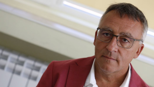 Ще носят ли Калашници и противогази учениците на военно обучение? Коментира училищен директор