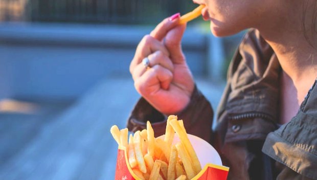 Учени свързаха редовната консумация на пържени храни с депресията