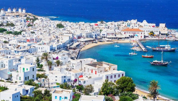 Гърция вдига цената на „Златната виза“