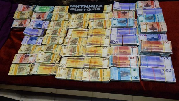 Митничари хванаха норвежки и шведски крони за над 1 млн. лв. (СНИМКИ)