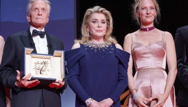 Катрин Деньов откри кинофестивала в Кан със стихотворение на украинска поетеса, наградиха Майкъл Дъглас за цялостен принос