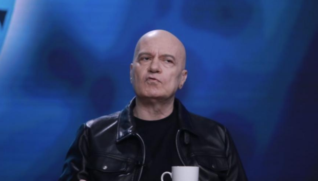 Слави се връща в старото си студио в Би Ти Ви