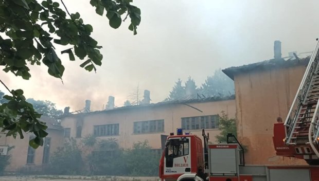 Играчка-плачка - деца подпалиха училището във видинско село
