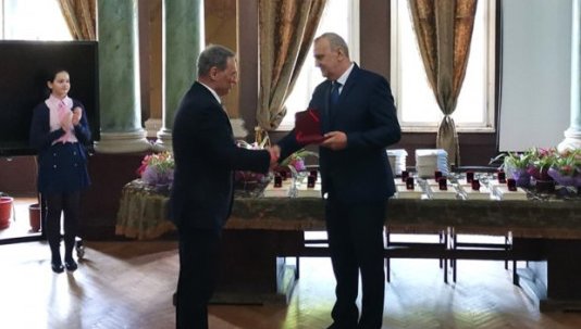 Връчиха почетни отличия на ректори и учители в Пловдив