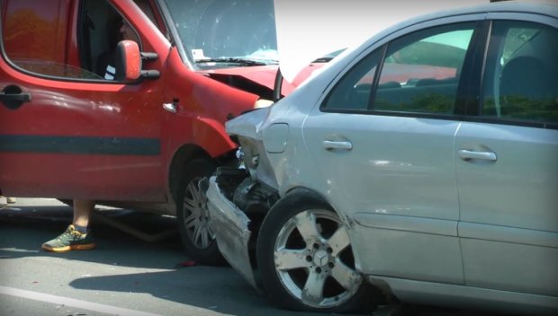 Шофьор издъхна след верижна катастрофа в Русе