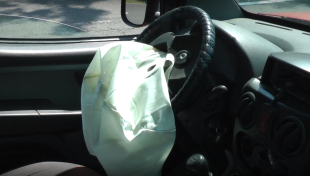 Мъж е тежко ранен при катастрофа с две коли в Козлодуй