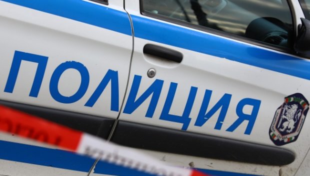 Заловиха 50 нелегални мигранти в бивш мотел във Волуяк