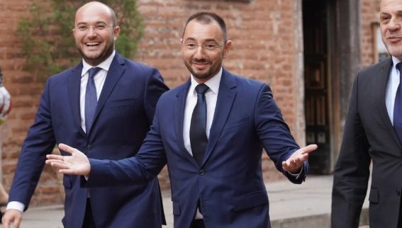 Хекимян е лицето на НЕжурналистиката - сега поне ще служи на ГЕРБ официално