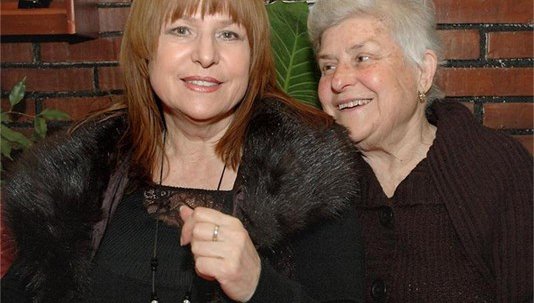 Мими Иванова си смени лицето (Уникални снимки)