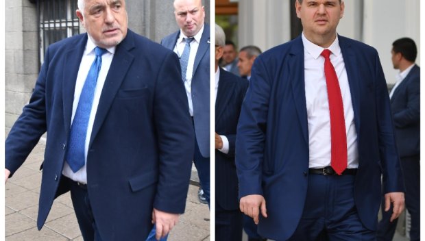 Борисов и Пеевски рамо до рамо на председателския съвет в парламента. Колко е хубаво да сме двама. Щом сме двама, страшно няма! (СНИМКИ)