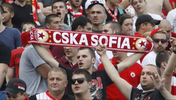 Затвориха движението по Орлов мост заради шествие на фенове на ЦСКА