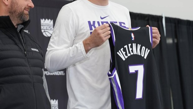 Везенков става част от мултимилионна сделка в НБА