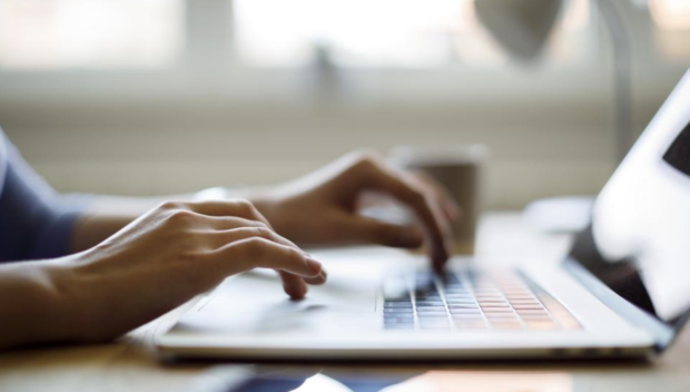 Как да разпознаем онлайн измамите и да се предпазим от тях