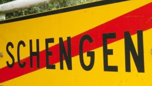 ЛОВ НА ВЕЩИЦИ: ЕП поиска изключването на Унгария от Шенген