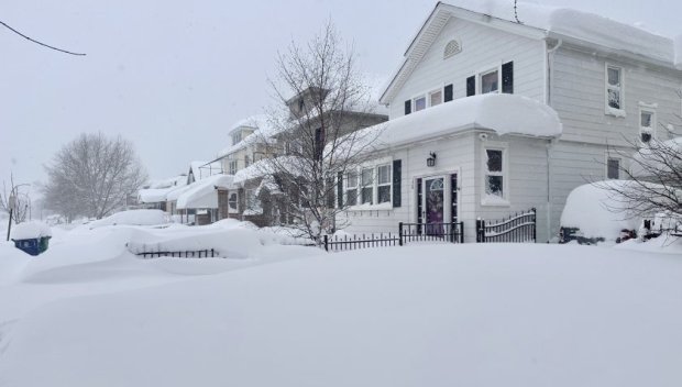 Европа се готви за Бурята на века: Арктически студ сковава континента