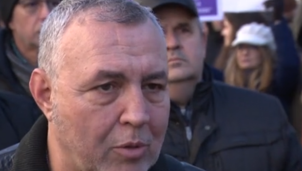 Протест на артисти и музиканти пред Столична община, искат 30% по-високи заплати