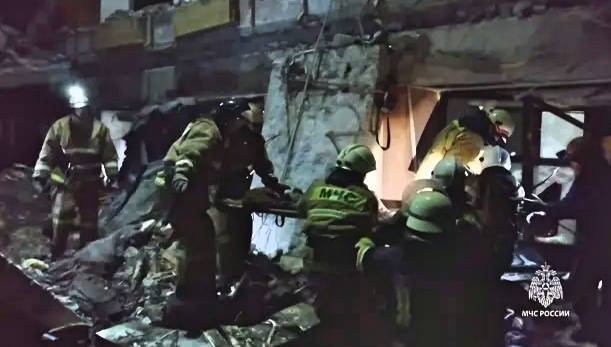 Телата на 20 души извадени след украинско нападение в пекарна в Луганск (ВИДЕО)