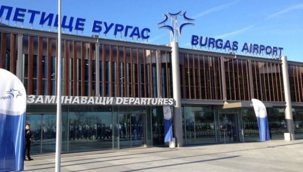 Самолет на полската авиокомпания LOT кацна извънредно на летище Бургас заради грешен код за отвличане