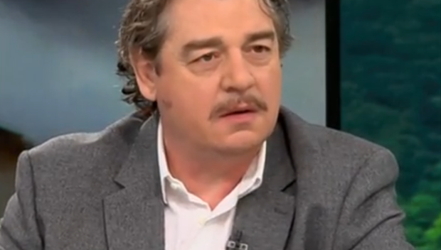 Камен Донев: Не мога да разбера каква е тази телешка истерия да се харесаме на чужбина