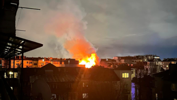 Голям пожар вилня в центъра на София (ВИДЕО)