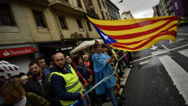 Обмислят забрана на спекулативните сделки с жилища в Каталуния