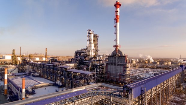 Извънредно положение в Русия: Нефтопреработвателният завод в Орск спря работа