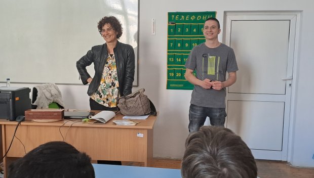 Предупредиха ученици за капана на наркотиците (СНИМКИ)