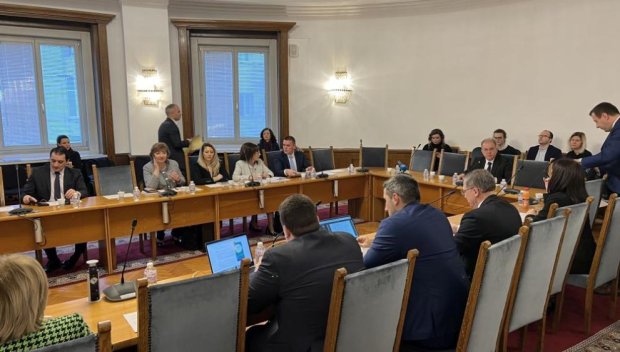 Правната комисия гледа на второ четене промените в Изборния кодекс