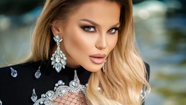 Деси Слава поиска 15 бона от колежка