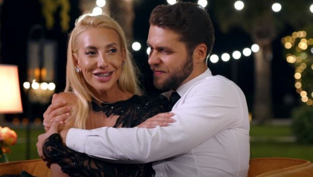 СРАМ ЗА ПРОДУКЦИЯТА: Накарали Ерген №3 Алек Младенов да зареже момите с видео