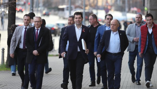 Георги Харизанов в ПИК и Ретро: Катастрофата на кеша и мъглата след аматьорите