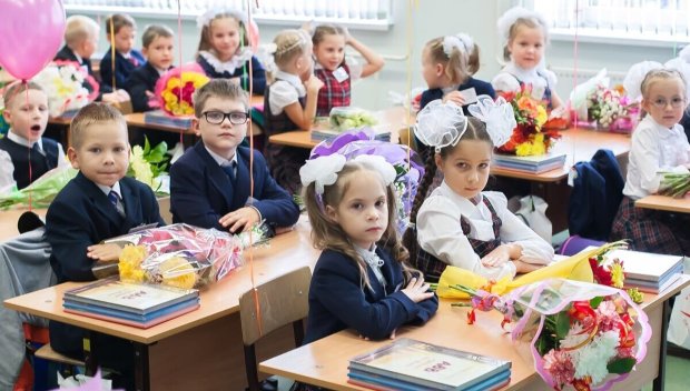 ЧЕСТИТ ПЪРВИ УЧЕБЕН ДЕН! Училищата посрещат 57 000 първолаци