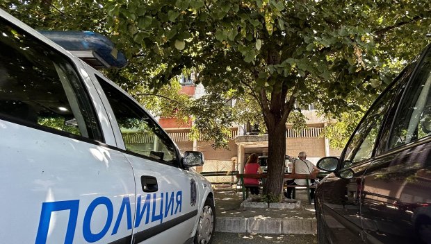 СТРАШНА ТРАГЕДИЯ: Жена се хвърли от 11-ия етаж на блок в Хасково (СНИМКИ 18+)