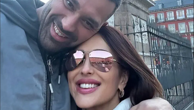 ГОРЕЩА КЛЮКА: Глория заряза младия любовник