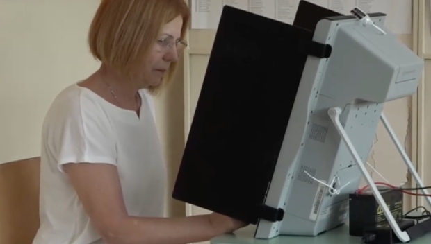 Йорданка Фандъкова: Крайно време е политиците да спрат да занимават хората със себе си