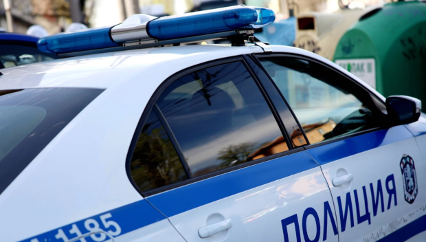 Водачи се засякоха на кръстовище в Бургас, единият извади нож