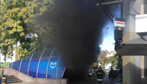 ПАНИКА В ЦЕНТЪРА НА СОФИЯ: Пожар горя на метростанция Сердика