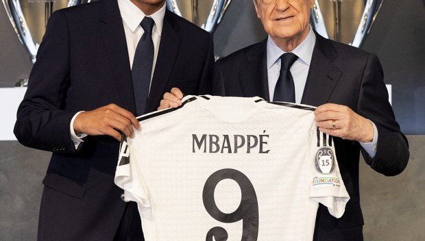Мбапе взе легендарния №9 в Реал