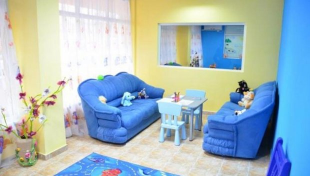 Утвърдена е методика за ползване и работа в специално обособени помещения „Сини стаи“ за изслушване на деца и провеждане на разпити